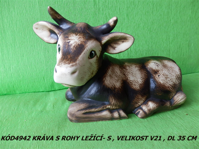 Kód4942  Název kráva s rohy ležící-SVelikostV21 DL35